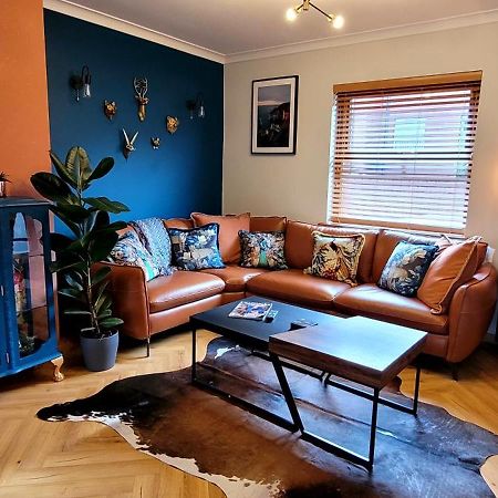 Hamilton Place Beautiful Holiday House In A Prime Location Portrush Exterior photo